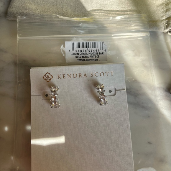 NWT Kendra Scott Cailin Silver Huggie Earrings in White CZ - Picture 4 of 9